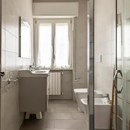 Guesthost - Lido Roomy For 7! *