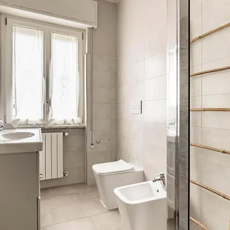 Guesthost - Lido Roomy For 7! * Lido di Camaiore
